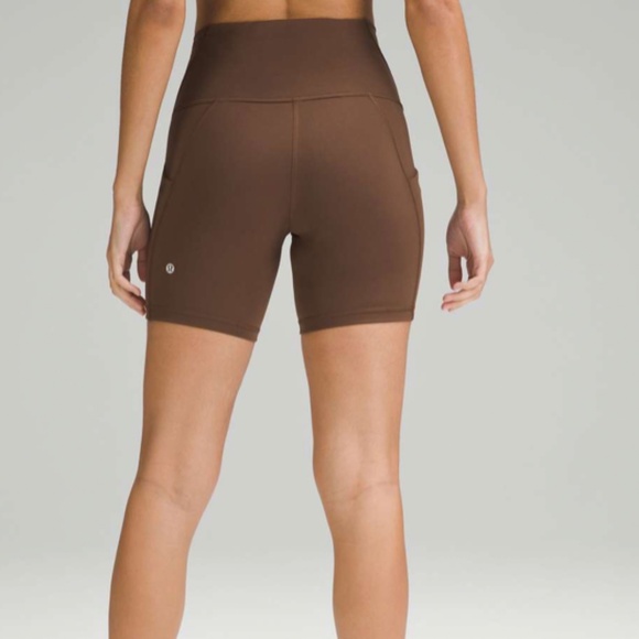 High-Rise Short with Pockets - Picture 2 of 7